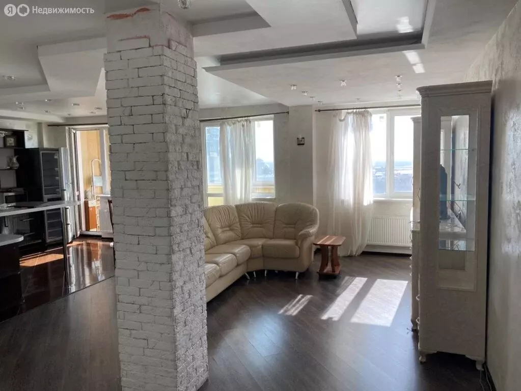 2-комнатная квартира: Волгоград, Новороссийская улица, 5 (91.3 м) - Фото 2