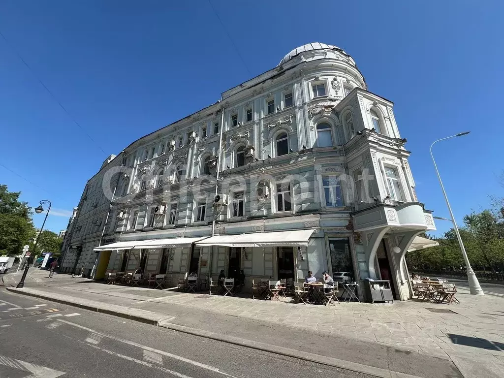 Офис в Москва Малая Бронная ул., 2С1 (240 м) - Фото 1