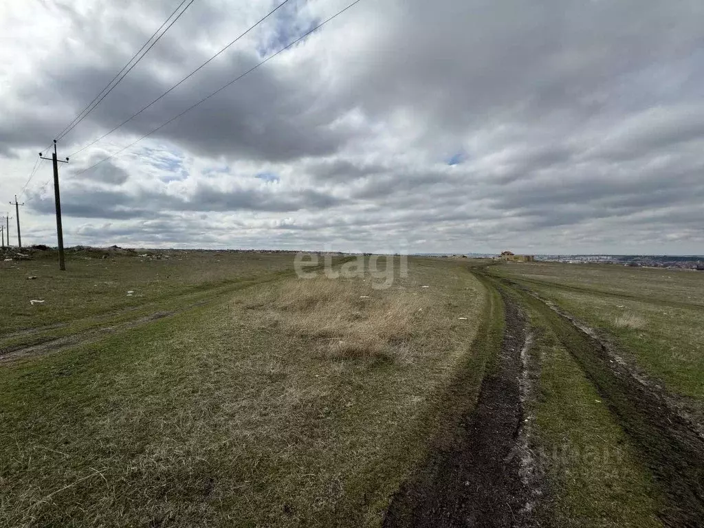 Участок в Крым, Симферопольский район, с. Трудовое ул. Шерфединова ... - Фото 0