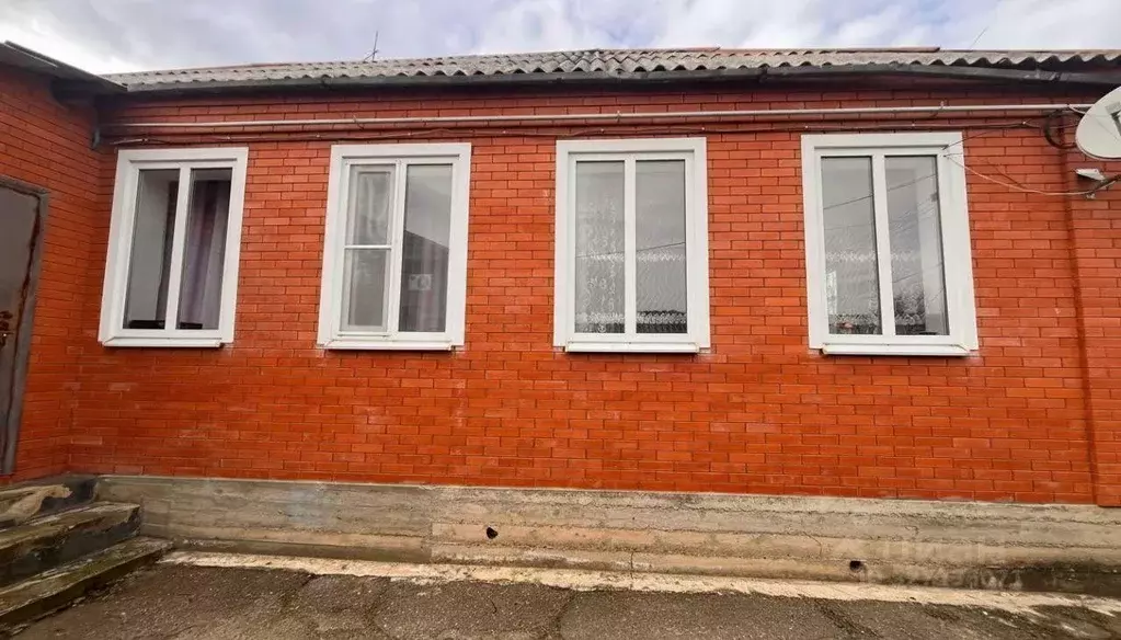 Дом в Краснодарский край, Лабинск Братская ул. (66 м) - Фото 1