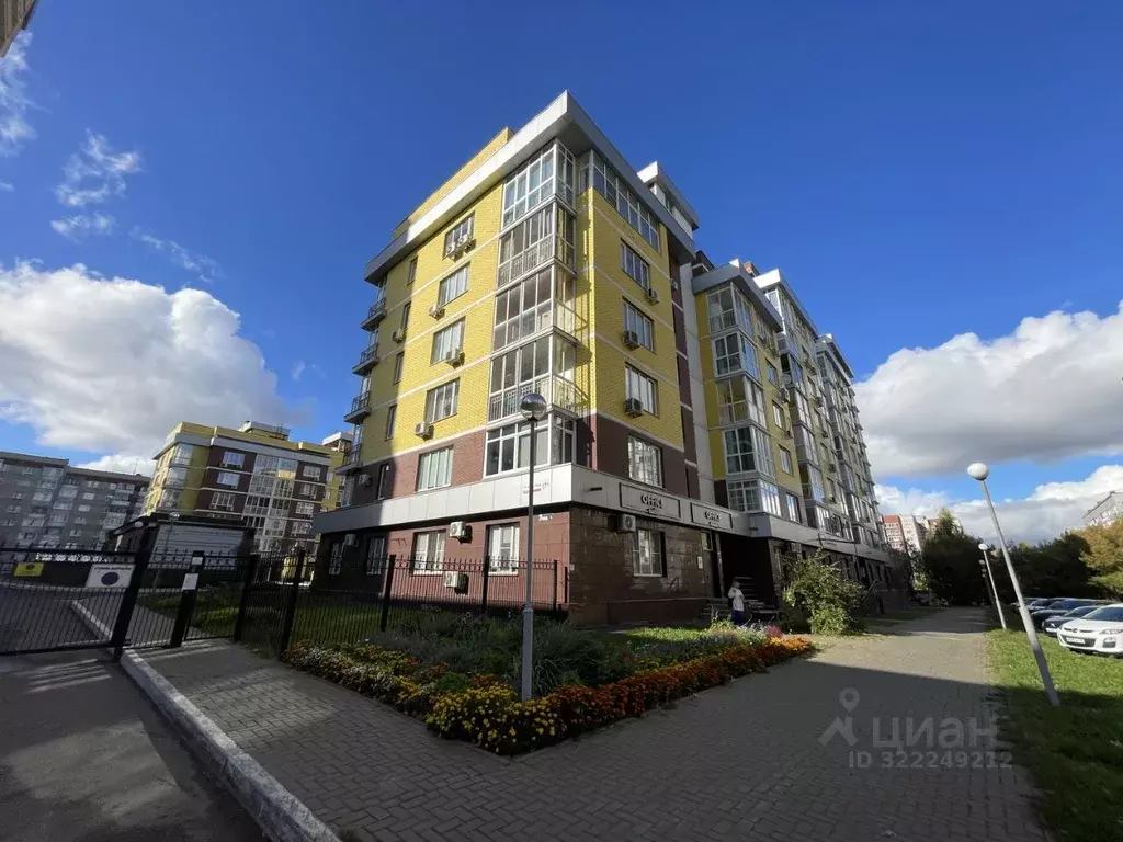 2-к кв. Удмуртия, Ижевск ул. 10 лет Октября, 17А (80.0 м) - Фото 1