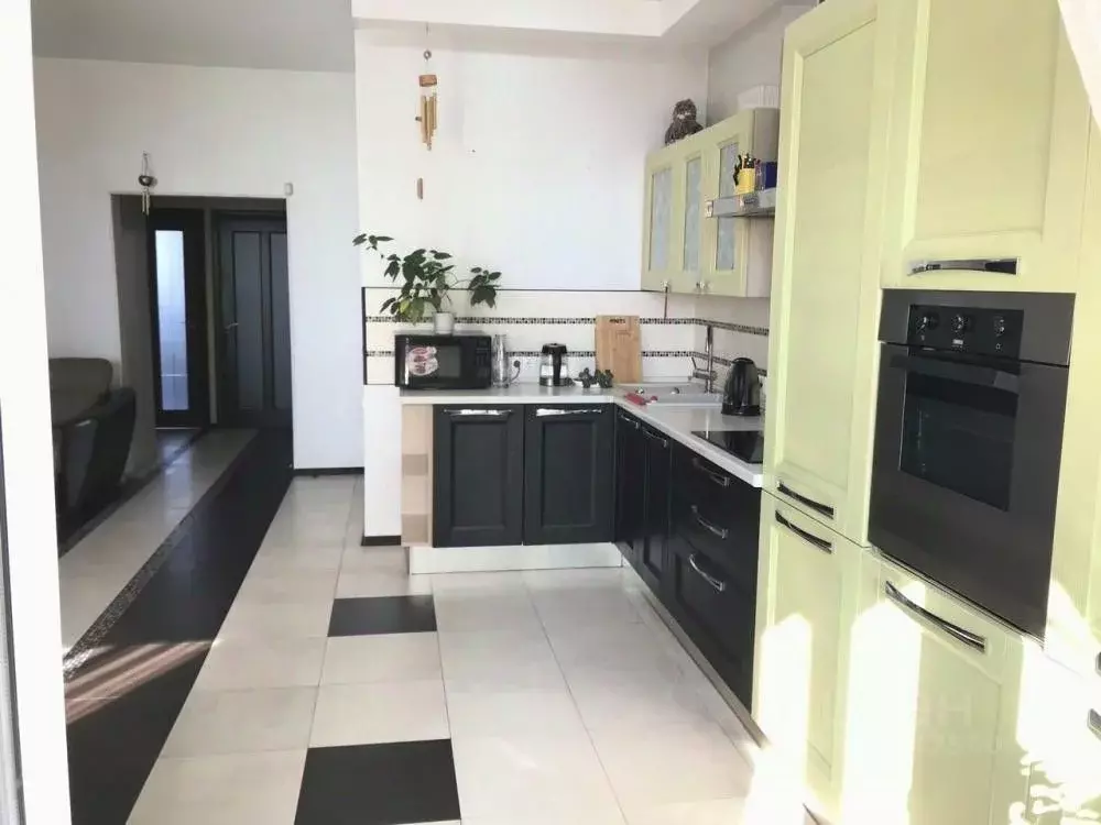 3-к кв. Иркутская область, Иркутск ул. Лермонтова, 81/8 (73.6 м) - Фото 1