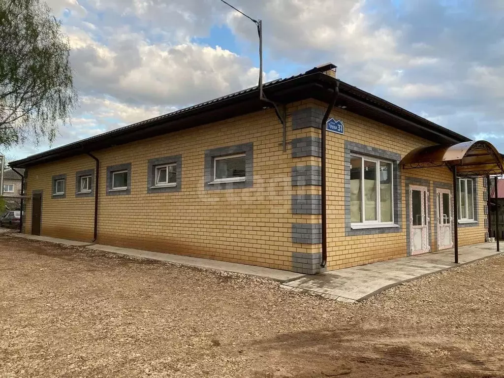 Торговая площадь в Кировская область, Яранск ул. Труда, 31 (214 м) - Фото 1