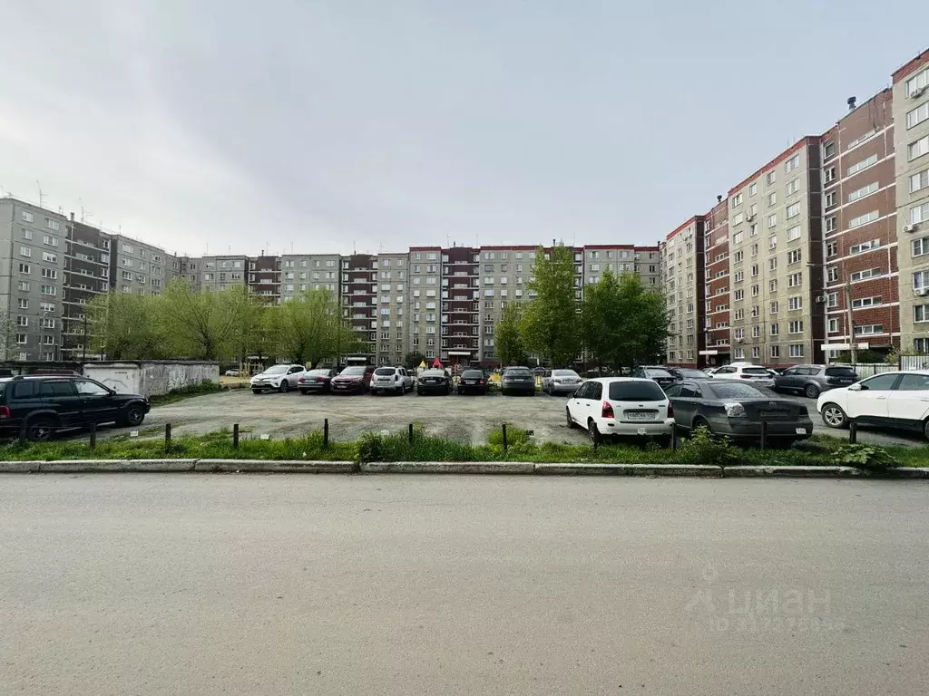 3-к кв. Челябинская область, Челябинск пер. Мамина, 6 (65.0 м) - Фото 1