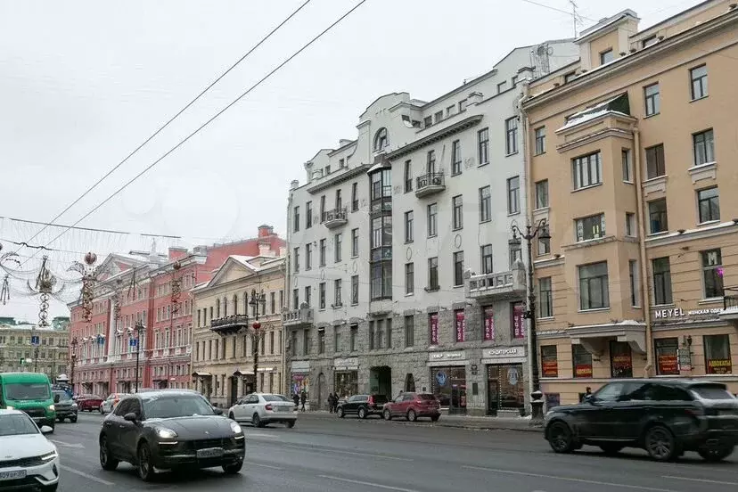 Аренда на Невском, 145 м2, окна по фасаду - Фото 1