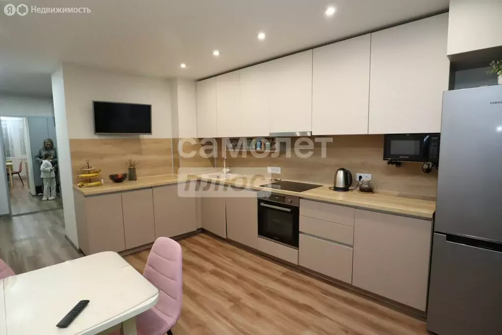 3-комнатная квартира: Тюмень, улица Федюнинского, 58к1 (92.3 м) - Фото 2