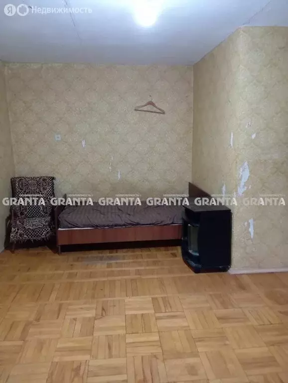1-комнатная квартира: Майкоп, улица Коммунаров, 13 (32 м) - Фото 1