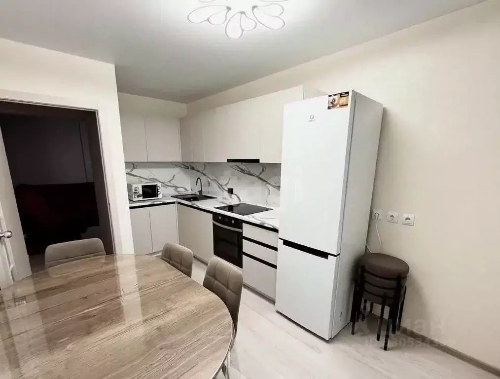 2-к кв. Удмуртия, Ижевск Автозаводская ул., 54 (56.8 м) - Фото 1