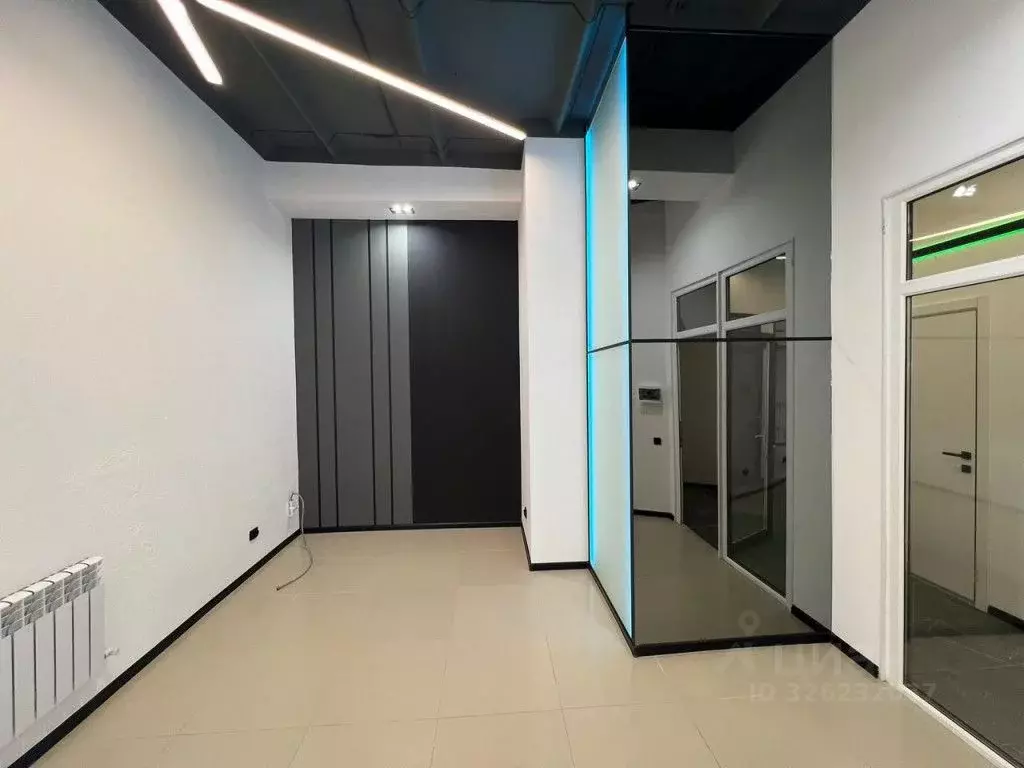 Офис в Татарстан, Казань Роторная ул., 1 (19 м) - Фото 1