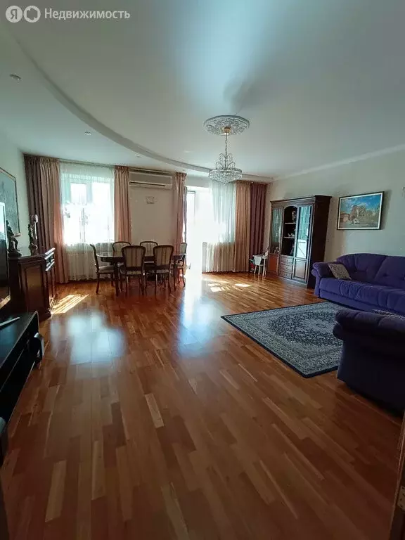 4-комнатная квартира: Санкт-Петербург, Пражская улица, 5Б (235.4 м) - Фото 1