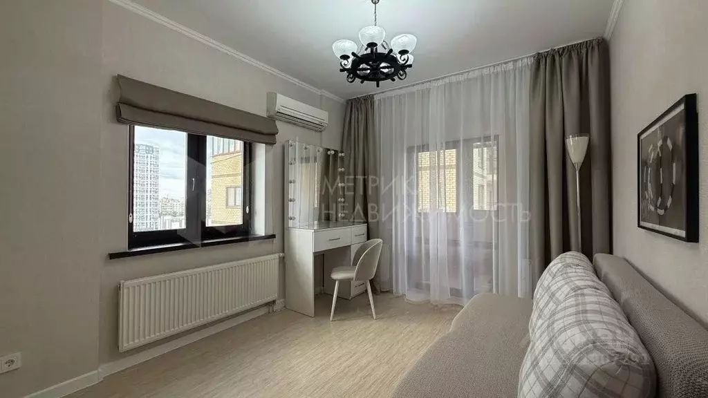 3-к кв. Тюменская область, Тюмень ул. Максима Горького, 68к1 (87.2 м) - Фото 1