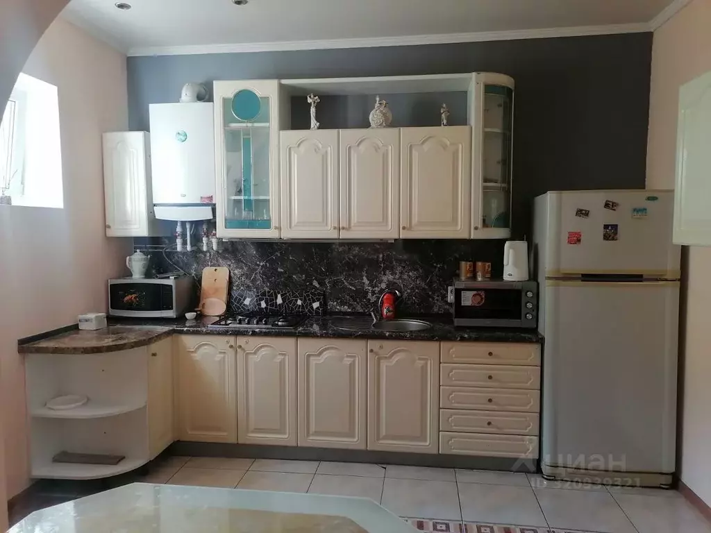 Дом в Ставропольский край, Ессентуки Кисловодская ул., 45 (170 м) - Фото 1