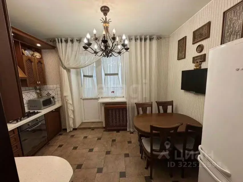 2-к кв. Вологодская область, Вологда ул. Чехова, 4 (71.9 м) - Фото 1