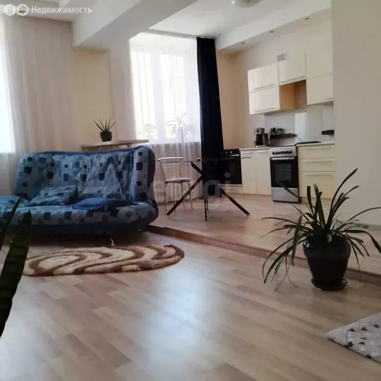 3-комнатная квартира: Златоуст, улица Тургенева, 6 (72.6 м) - Фото 1