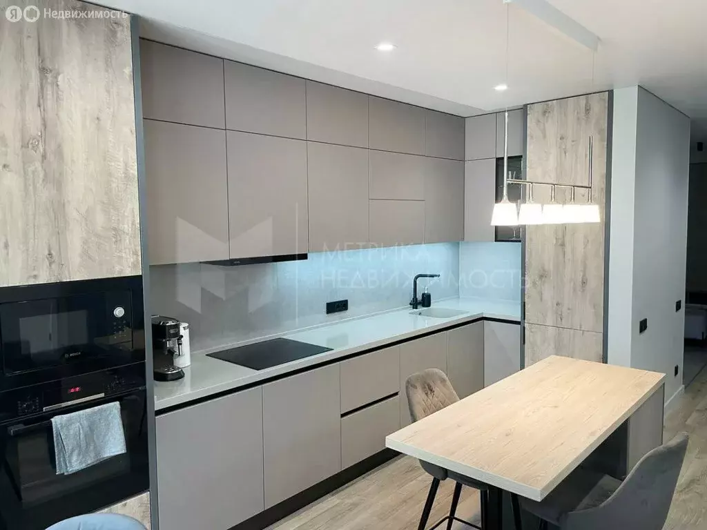 4-комнатная квартира: Тюмень, улица Мельникайте, 30к1 (132 м) - Фото 1