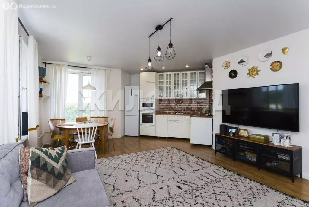 3-комнатная квартира: Краснообск, 113 (79.1 м) - Фото 1