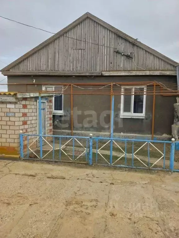 Дом в Калмыкия, Черноземельский район, пос. Ачинеры ул. З.М. Шанкиева, ... - Фото 2