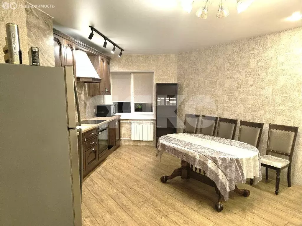 3-комнатная квартира: Волгоград, проспект Маршала Жукова, 98Б (93.3 м) - Фото 1