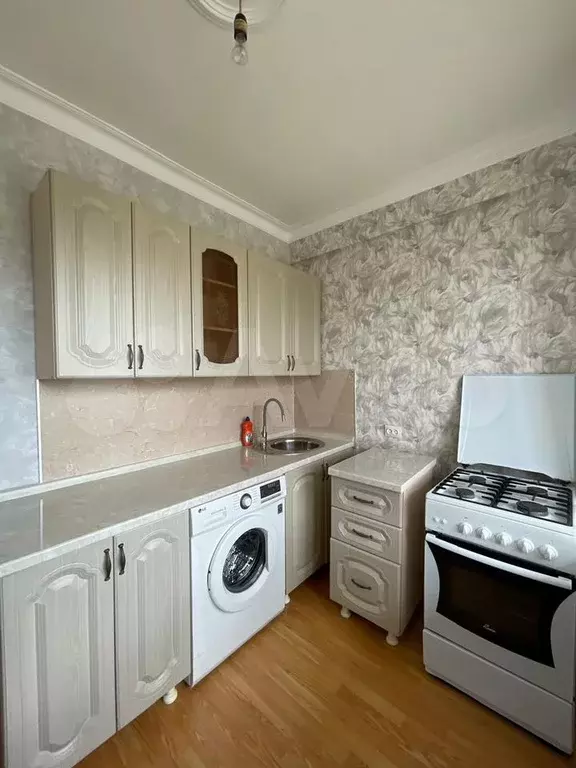 1-к. квартира, 40 м, 9/10 эт. - Фото 0