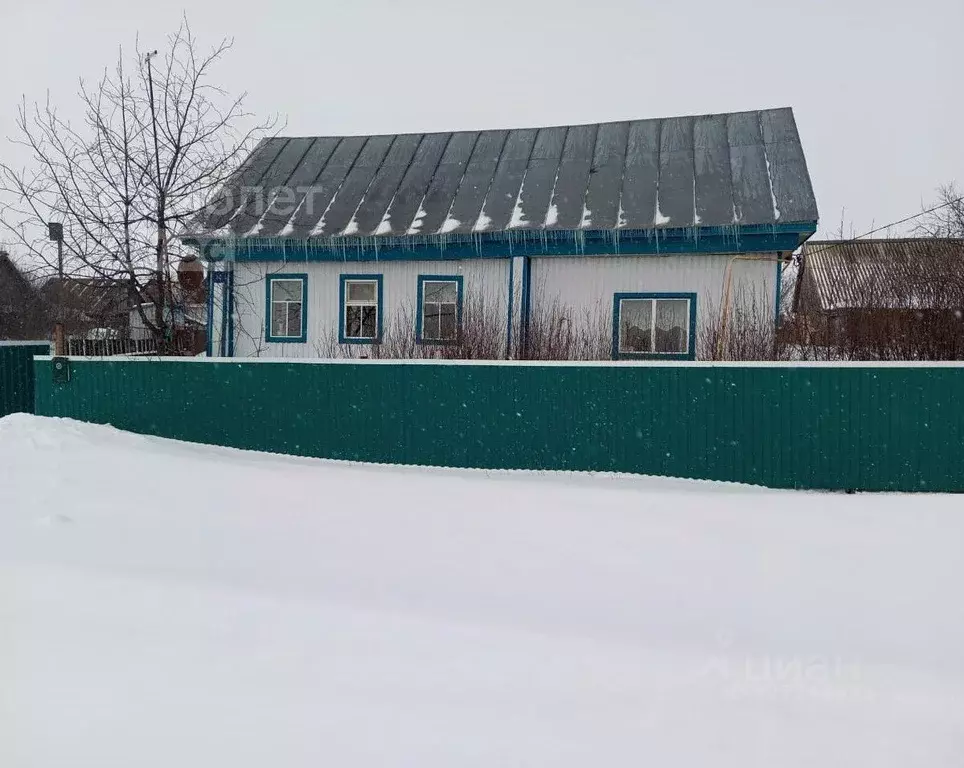 Дом в Башкортостан, Чишминский район, с. Сафарово Речная ул. (44 м) - Фото 1