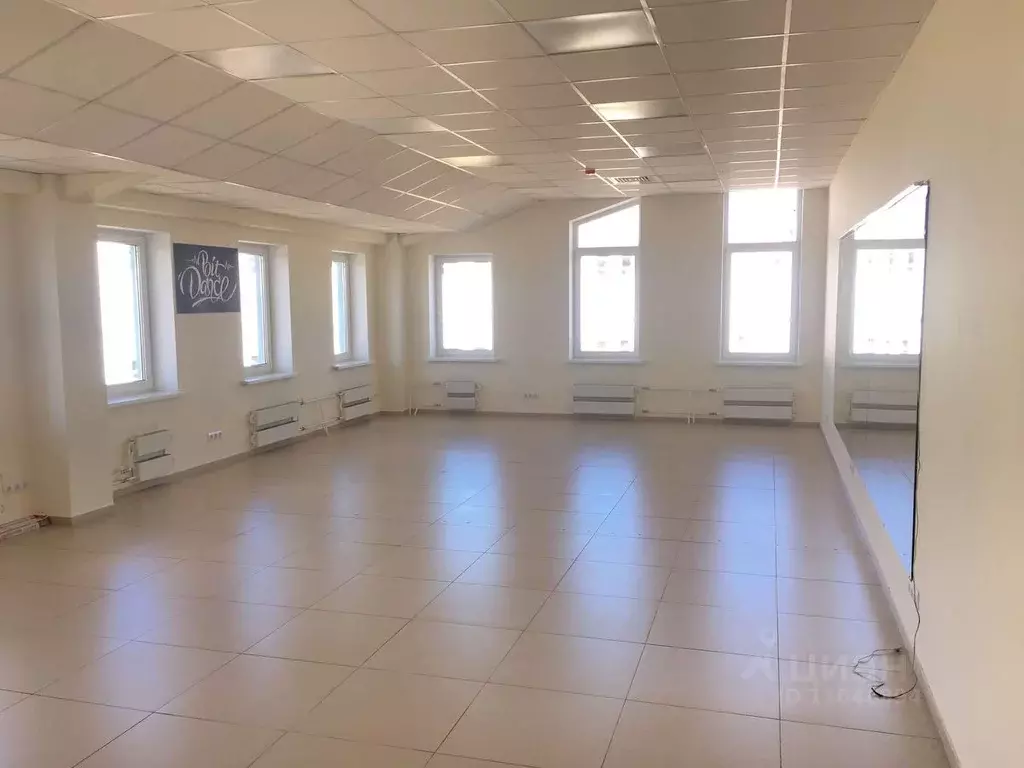 Аренда помещений в великом. Помещение 70 кв.м