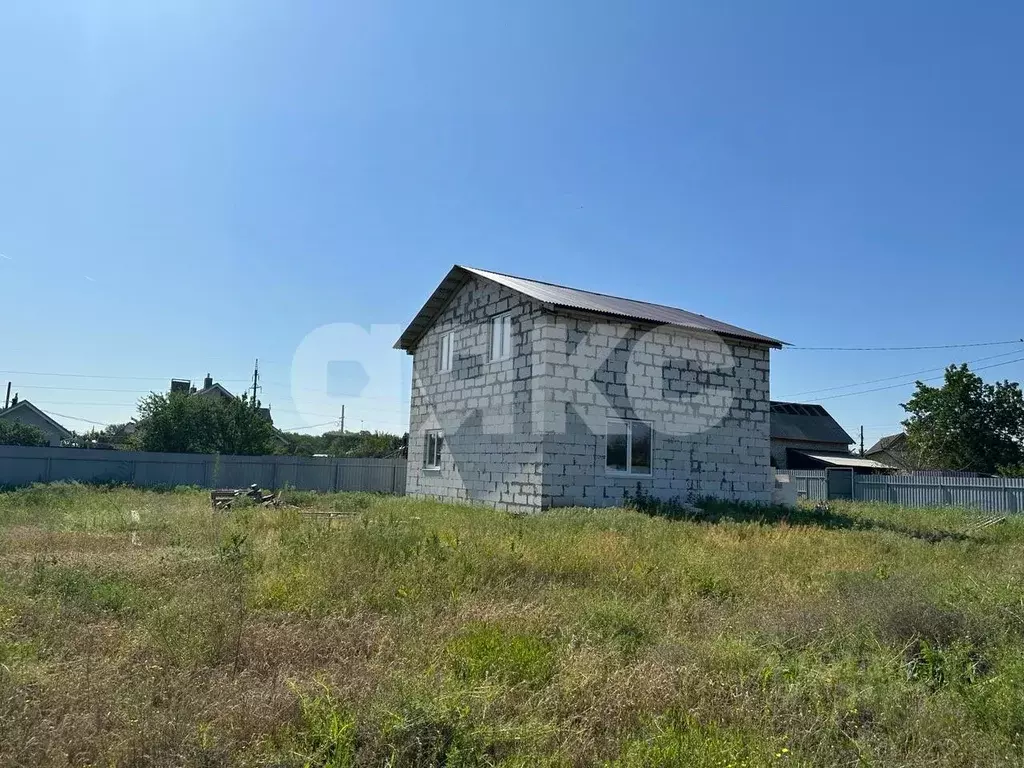 Дом в Волгоградская область, Среднеахтубинский район, Фрунзенское ... - Фото 1