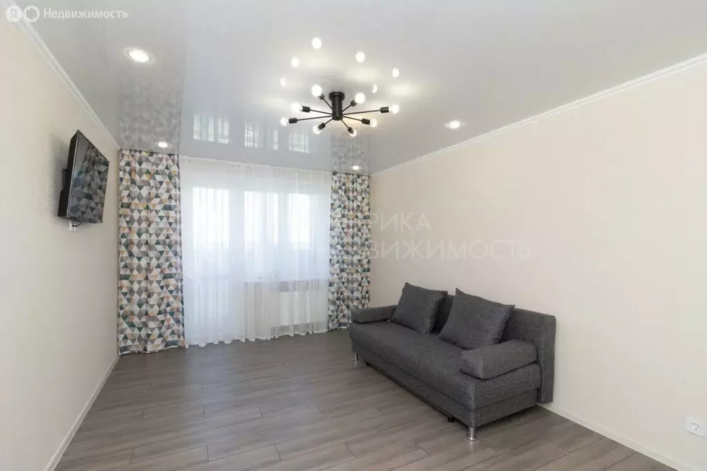 1-комнатная квартира: Тюмень, улица Монтажников, 38 (37 м) - Фото 2