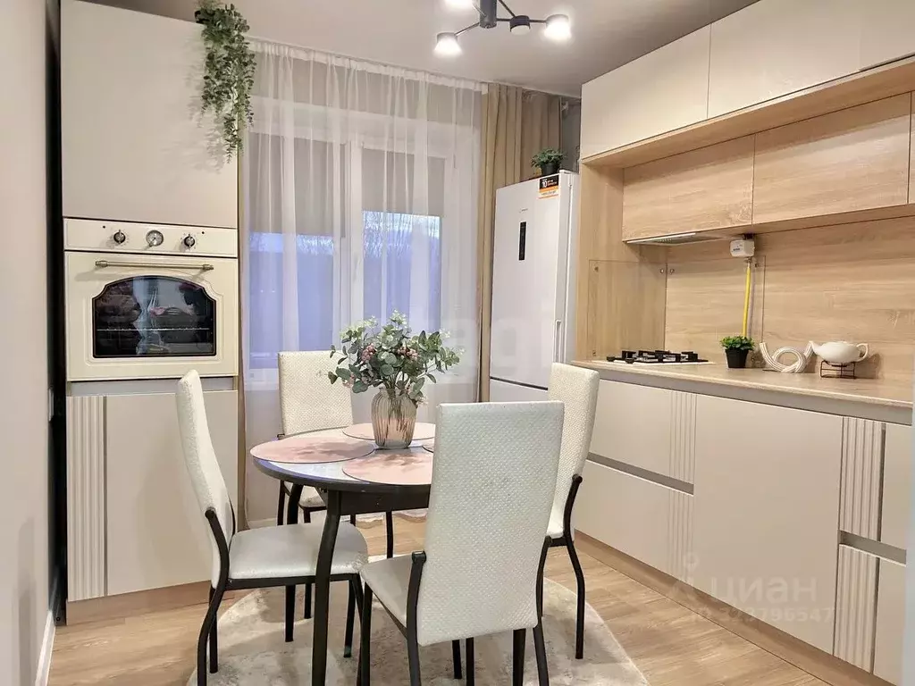 3-к кв. Челябинская область, Миасс ул. 8 Марта, 130 (65.7 м) - Фото 1