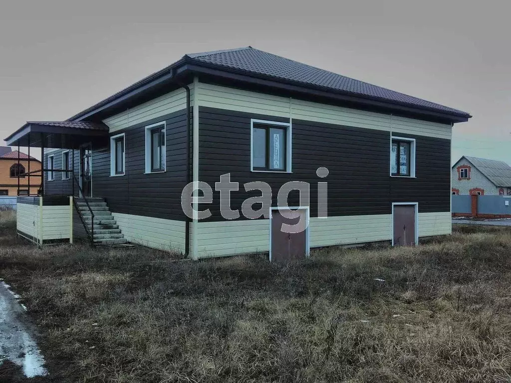 Дом в Белгородская область, Валуйки Озерный пер., 29 (240 м) - Фото 0