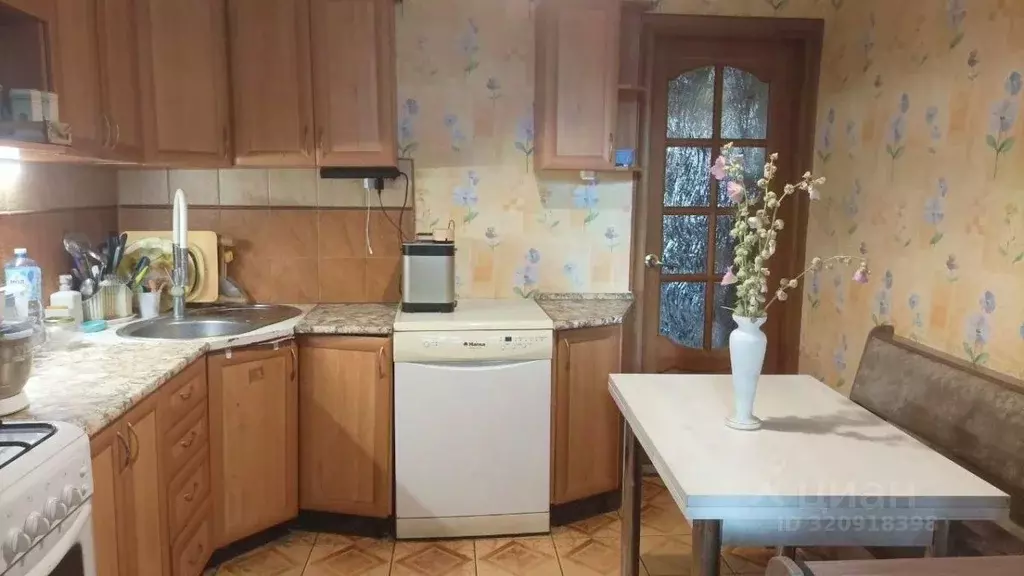3-к кв. Курская область, Курск Орловская ул., 1 (71.3 м) - Фото 0