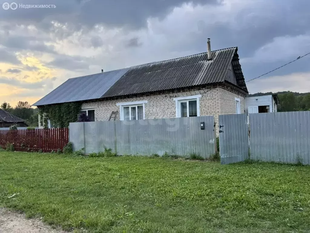 Дом в Челябинская область, Ашинский муниципальный округ, посёлок ... - Фото 1