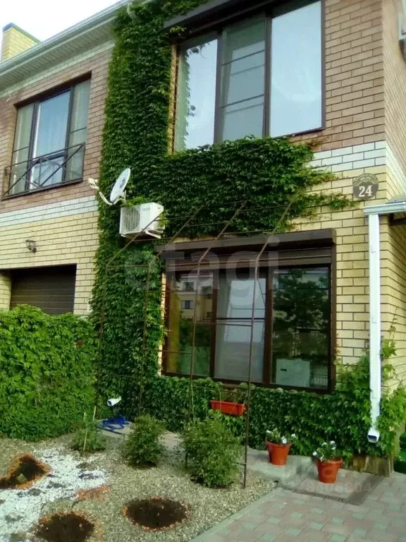 Таунхаус в Краснодарский край, Ейск Российская ул. (221 м) - Фото 1