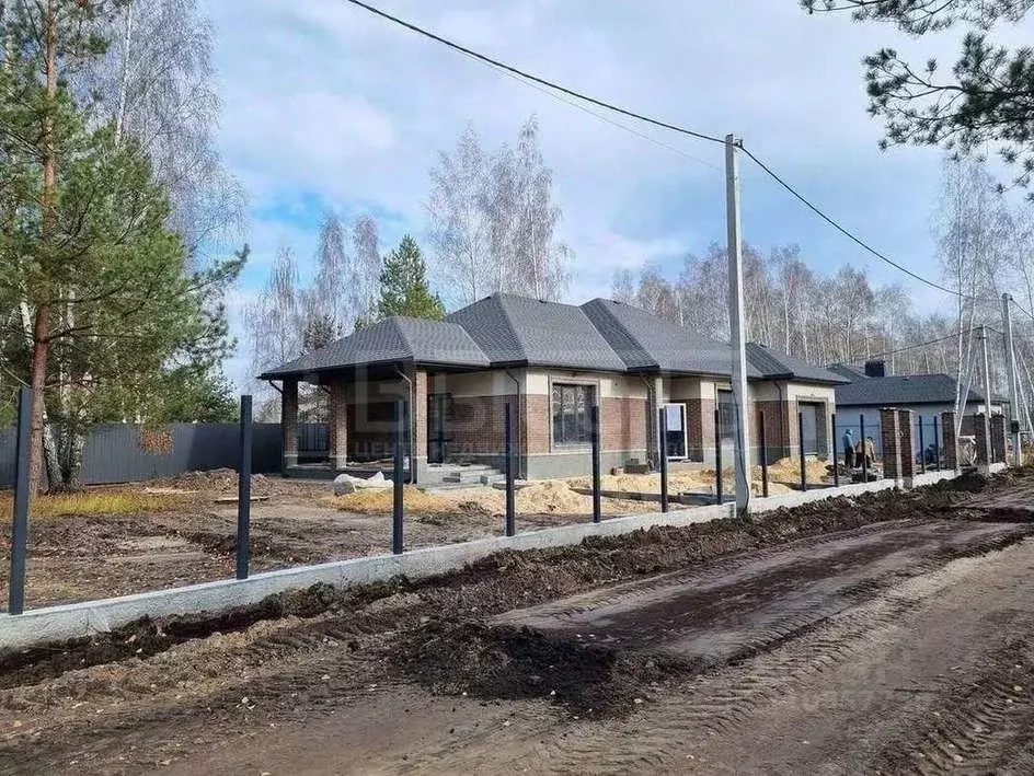 Дом в Воронежская область, Рамонский район, Айдаровское с/пос, с. ... - Фото 1