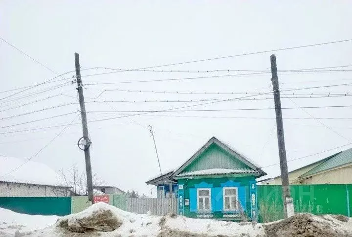 Дом в Саратовская область, Вольск Народная ул., 151 (100 м) - Фото 1