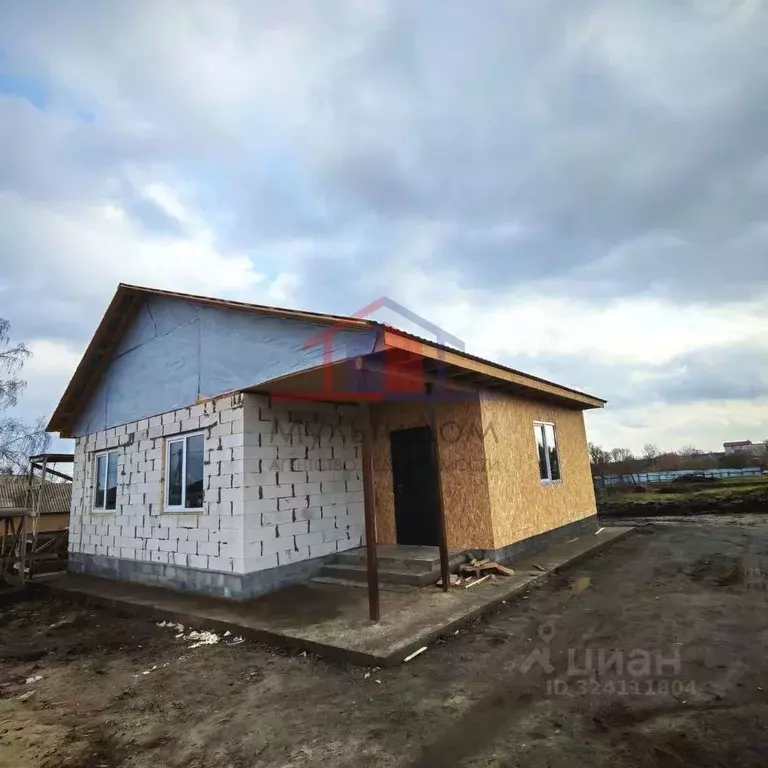 Дом в Белгородская область, Старооскольский городской округ, с. ... - Фото 1