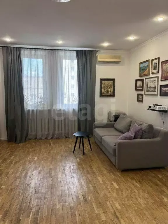 2-к кв. Татарстан, Казань ул. Зинина, 20 (71.1 м) - Фото 0
