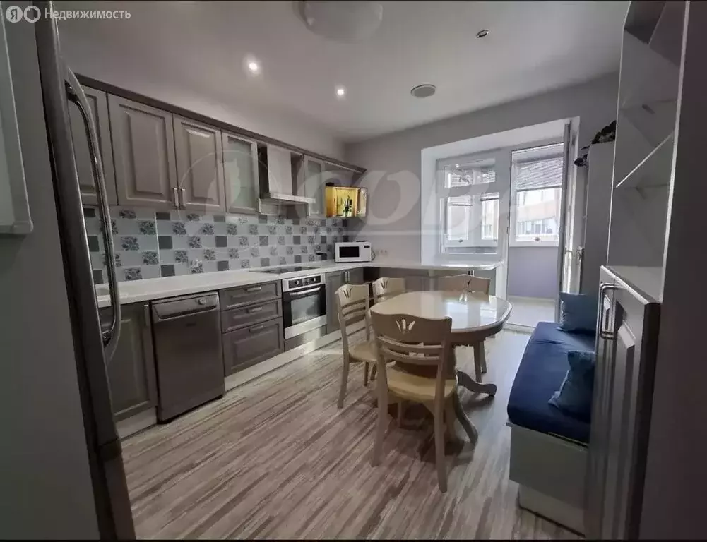 2-комнатная квартира: Тюмень, Депутатская улица, 80 (62 м) - Фото 1