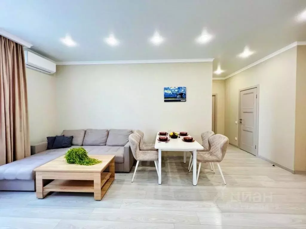 2-к кв. Татарстан, Казань ул. Алексея Козина, 2 (70.0 м) - Фото 0