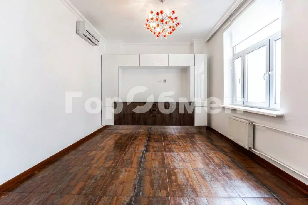 Продается 4-комнатная квартира - Фото 1