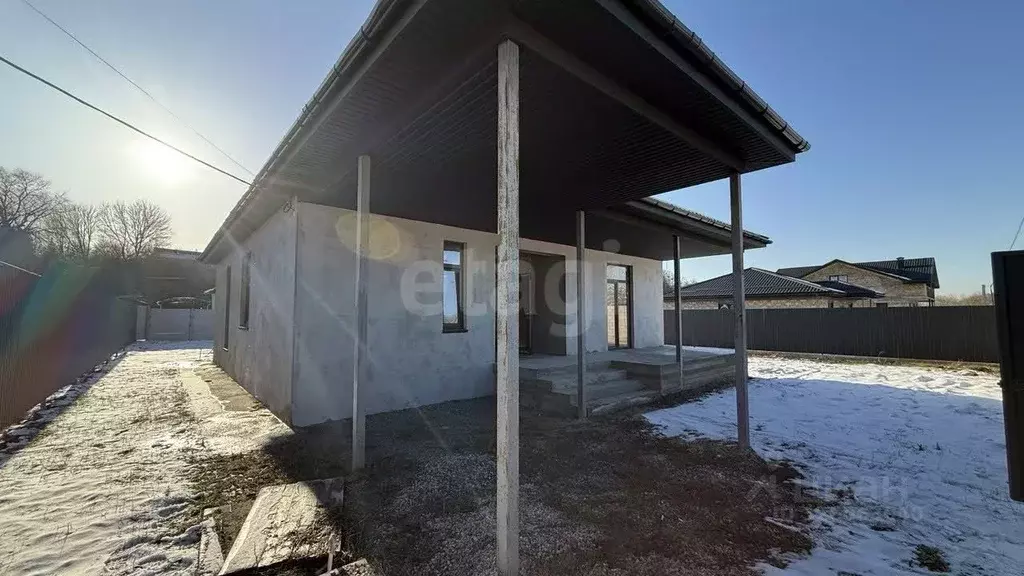 Дом в Крым, Симферопольский район, Добровское с/пос, с. Пионерское ул. ... - Фото 1