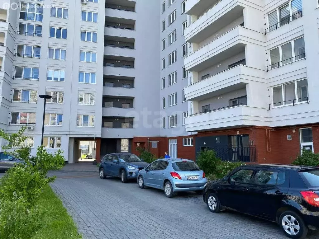 3-комнатная квартира: Калининград, Крымский проезд, 2 (82 м) - Фото 1