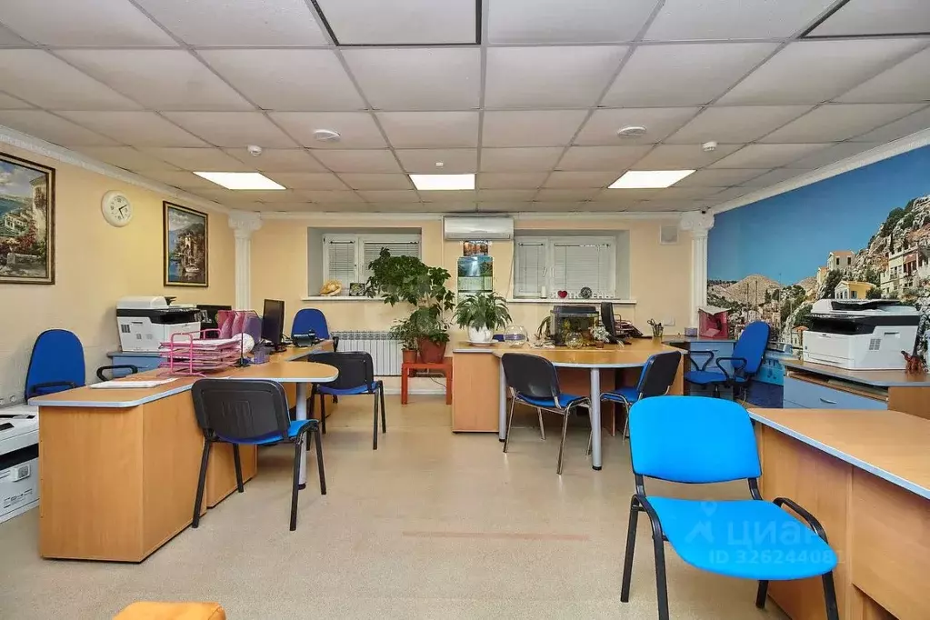 Помещение свободного назначения в Тюменская область, Тюмень ул. ... - Фото 1