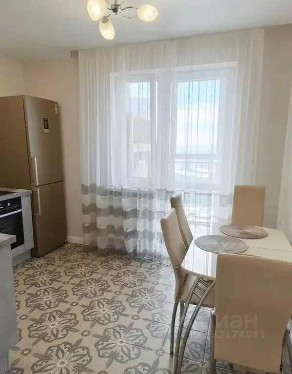 2-к кв. Татарстан, Казань ул. Рауиса Гареева, 111к1 (55.0 м) - Фото 1