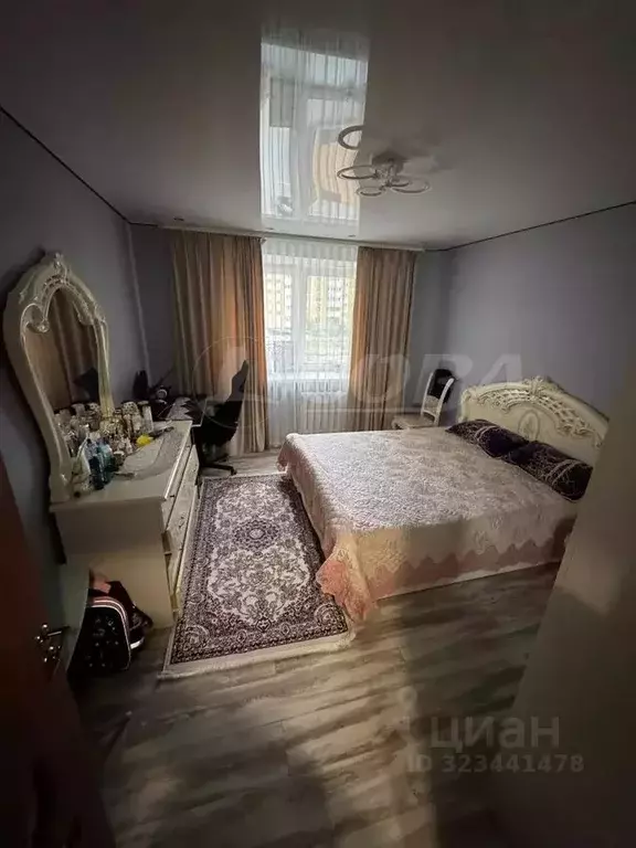 2-к кв. Тюменская область, Тюмень ул. Избышева, 8 (70.0 м) - Фото 2