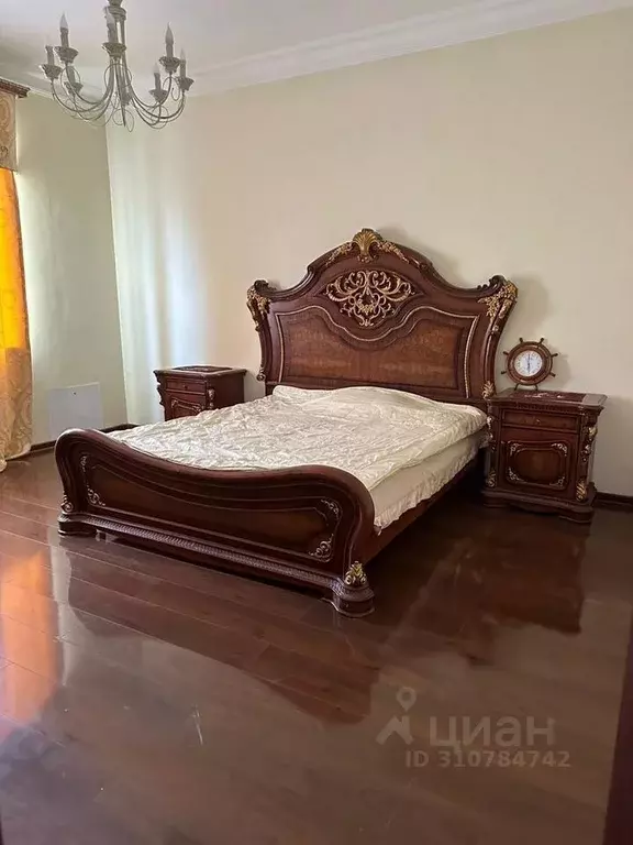 Дом в Дагестан, Махачкала ул. Карахского, 17 (250 м) - Фото 1