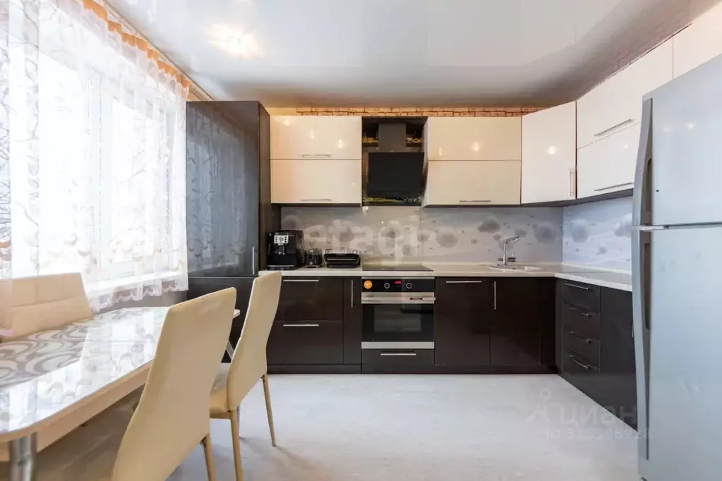 3-к кв. Хабаровский край, Хабаровск ул. Сысоева, 15 (70.0 м) - Фото 0
