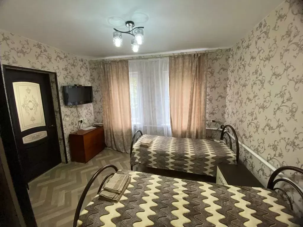 Дом в Краснодарский край, Геленджик ул. Ватутина, 9 (50 м) - Фото 1
