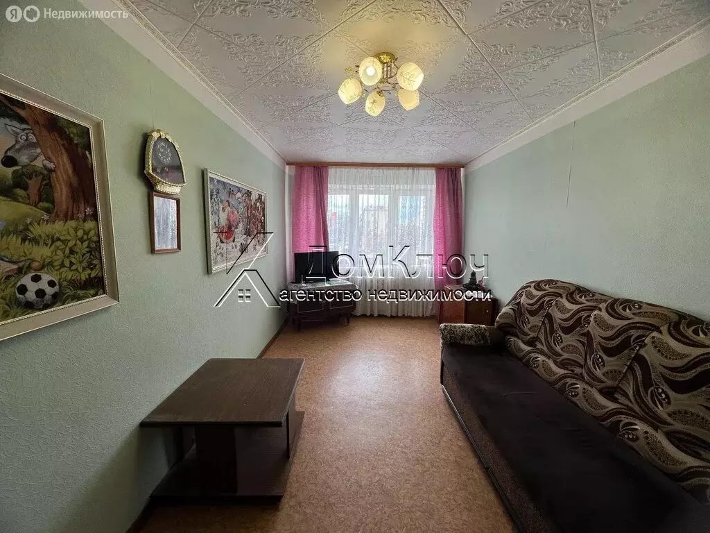 3-комнатная квартира: Кумертау, улица Матросова, 19 (61.4 м) - Фото 1