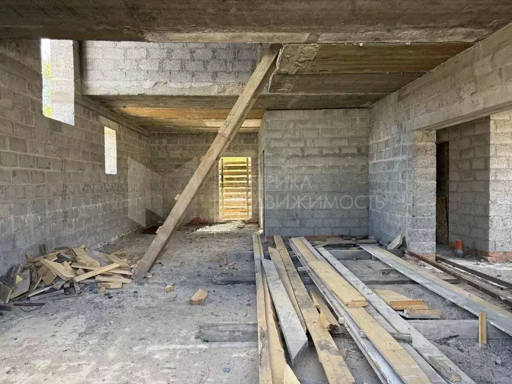 Коттедж в Тюменская область, Тюмень ул. Семена Урусова, 36 (200 м) - Фото 1