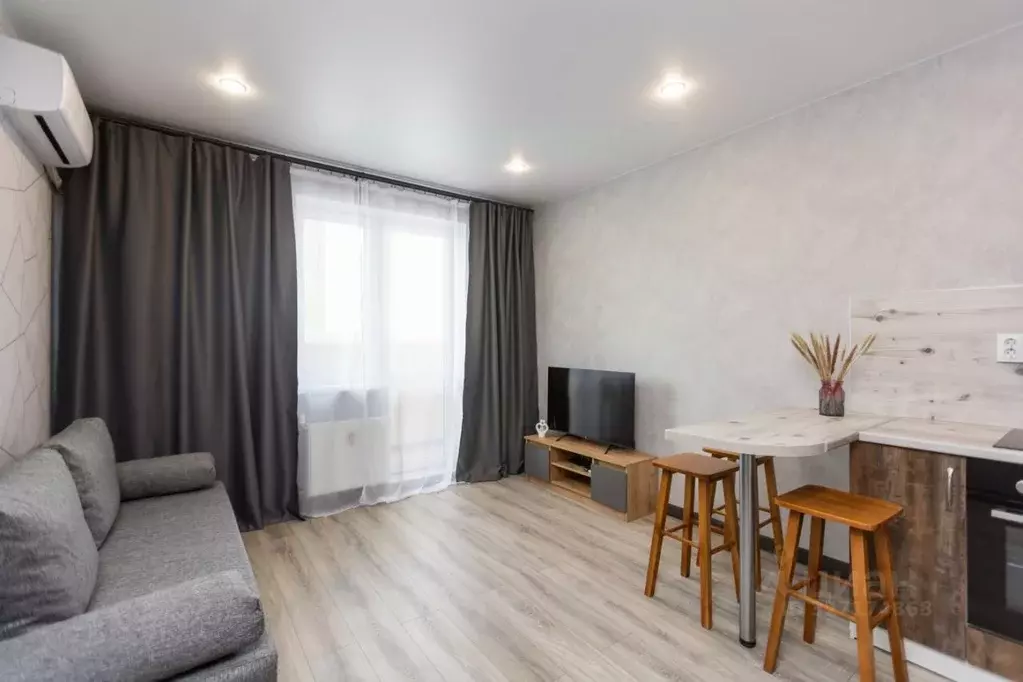 Студия Оренбургская область, Оренбург ул. Братьев Хусаиновых, 2/2 ... - Фото 1